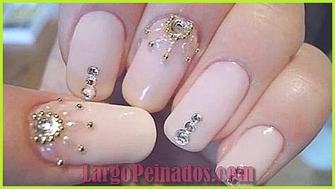 Tendencias en diseños de uñas para el verano